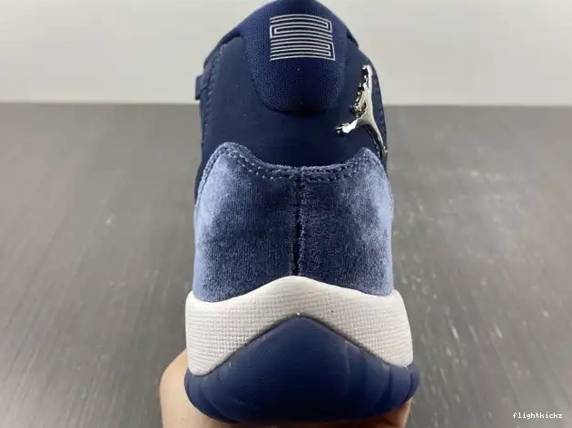 AR0715-441 Midnight WMNS Jordan 11 Navy Air Velvet 0525